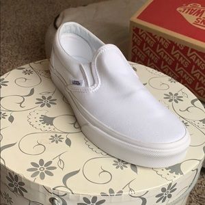 NWT Vans Classic Slip-on True White 5.5
